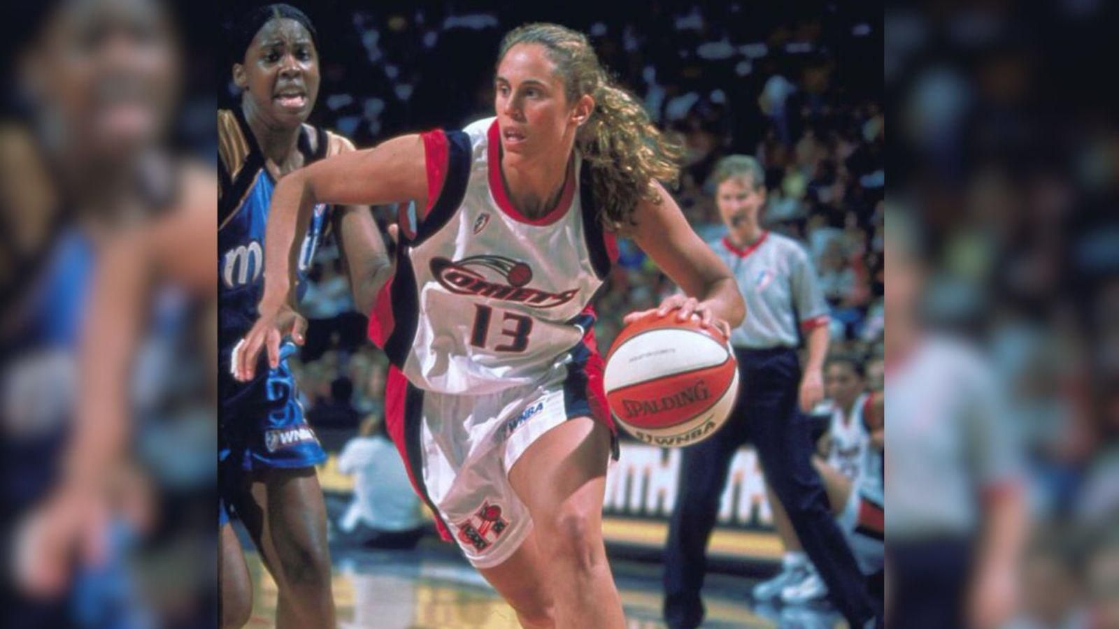 Amaya Valdemoro, durante un partido de la WNBA con los Comets.
