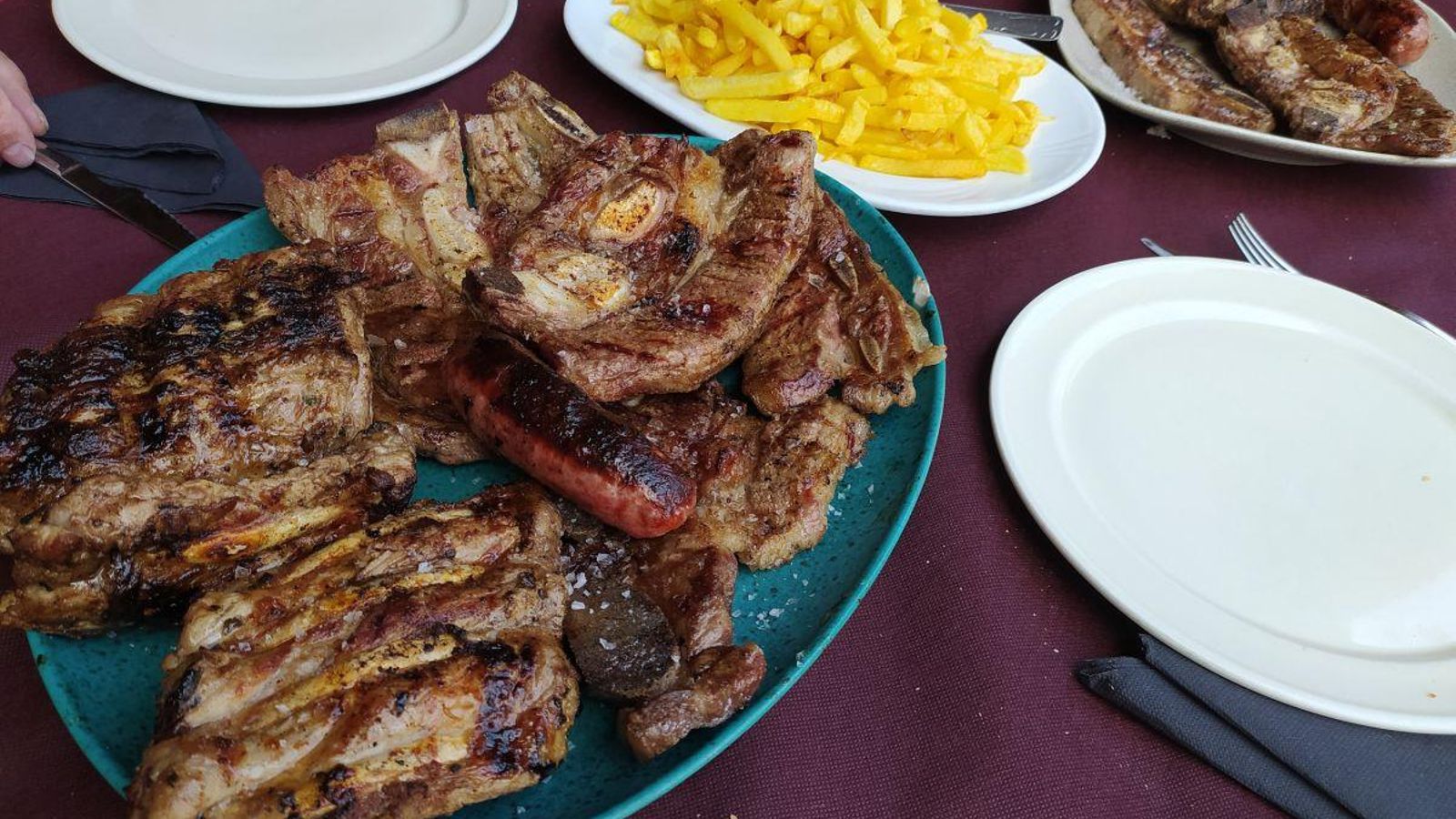 El churrasco ya es un plato gallego.