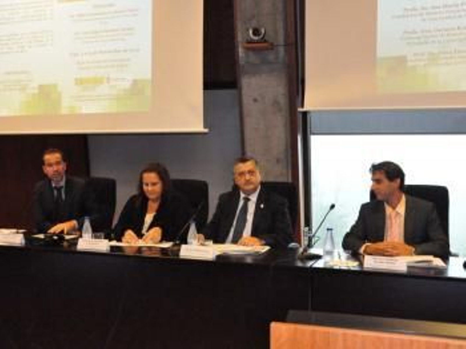 Pablo Fernández Carballo-Calero, Ana Pita, Ernesto Pedrosa e Luis Muleiro durante o acto de inauguración das xornadas.