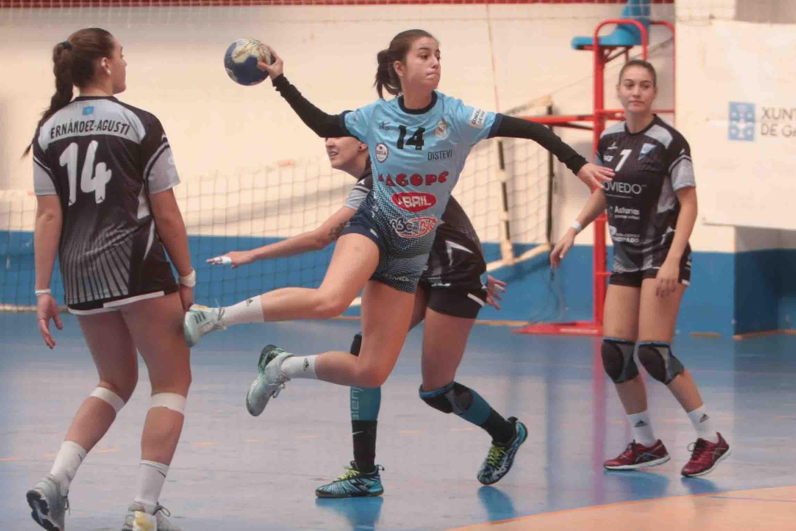 El Seis do Nadal se vio superado por el Carballal en la segunda mitad.