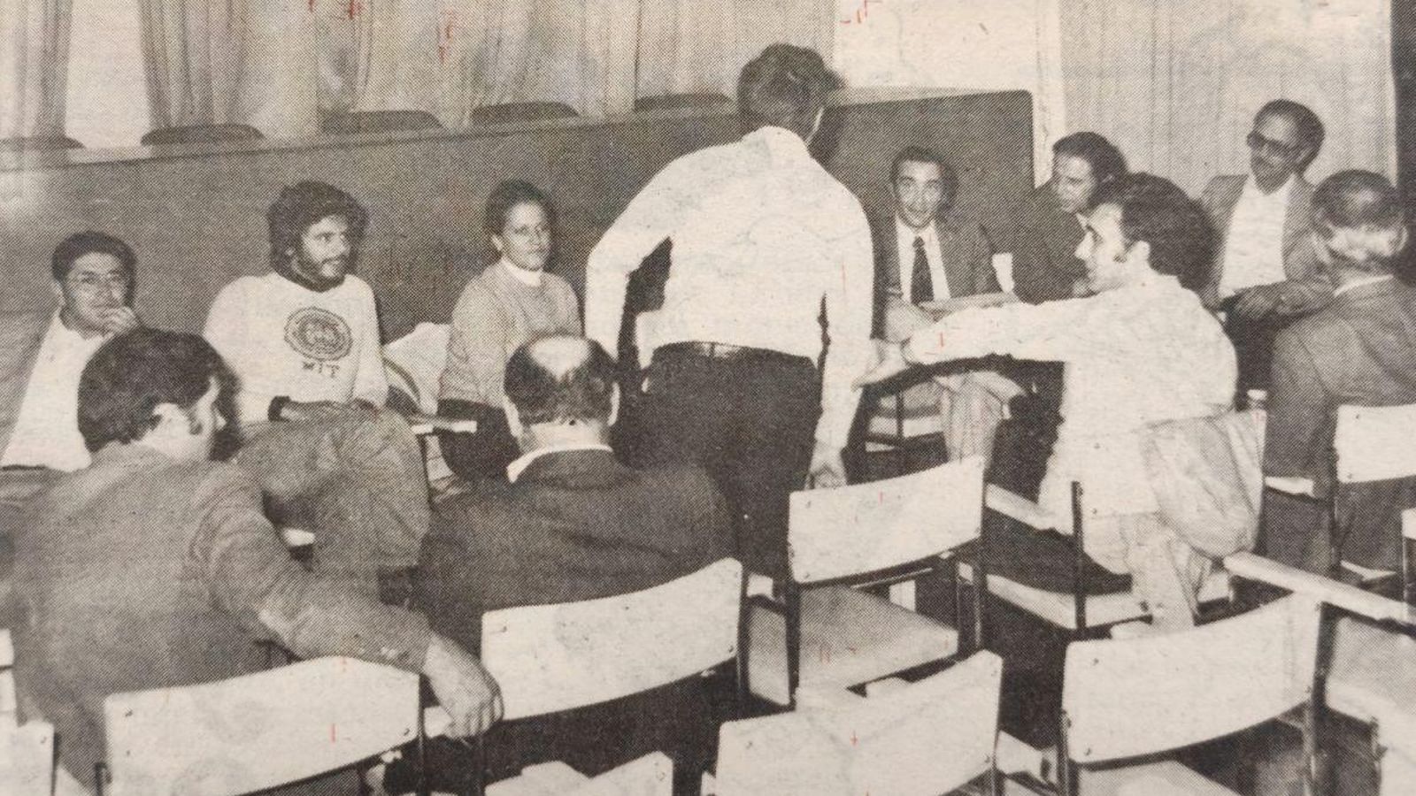 Un momento de la reunión en el Ateneo de Orense.