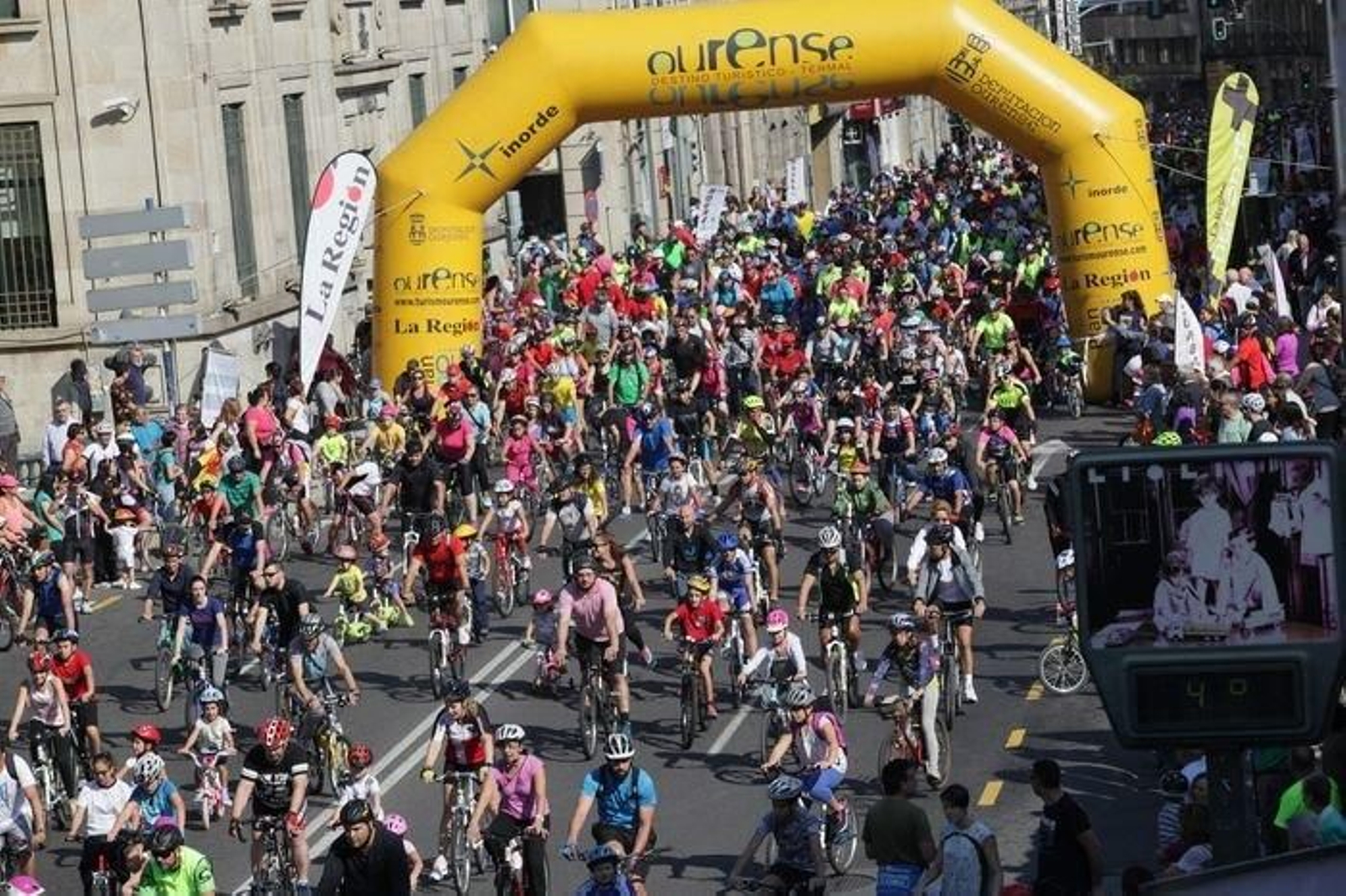Ourense. 27-09-2015. Marcha Día de la Bici. Paz