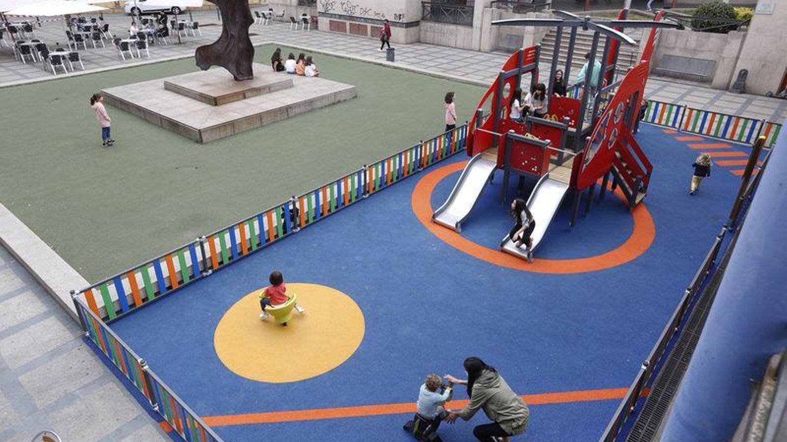 Ourense. 15/06/2020. Fotos del parque de la plaza de San Antonio abierto para el disfrute de los mas pequeños en la nueva normalidad tras el estado de alarma por el Covid-19. Foto: Xesús Fariñas