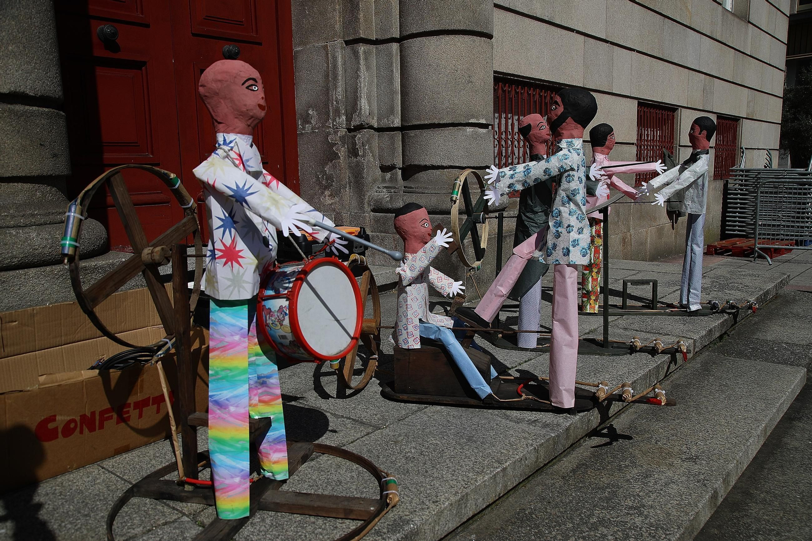 Galería |  Las Madamitas y el buen tiempo conquistan San Lázaro