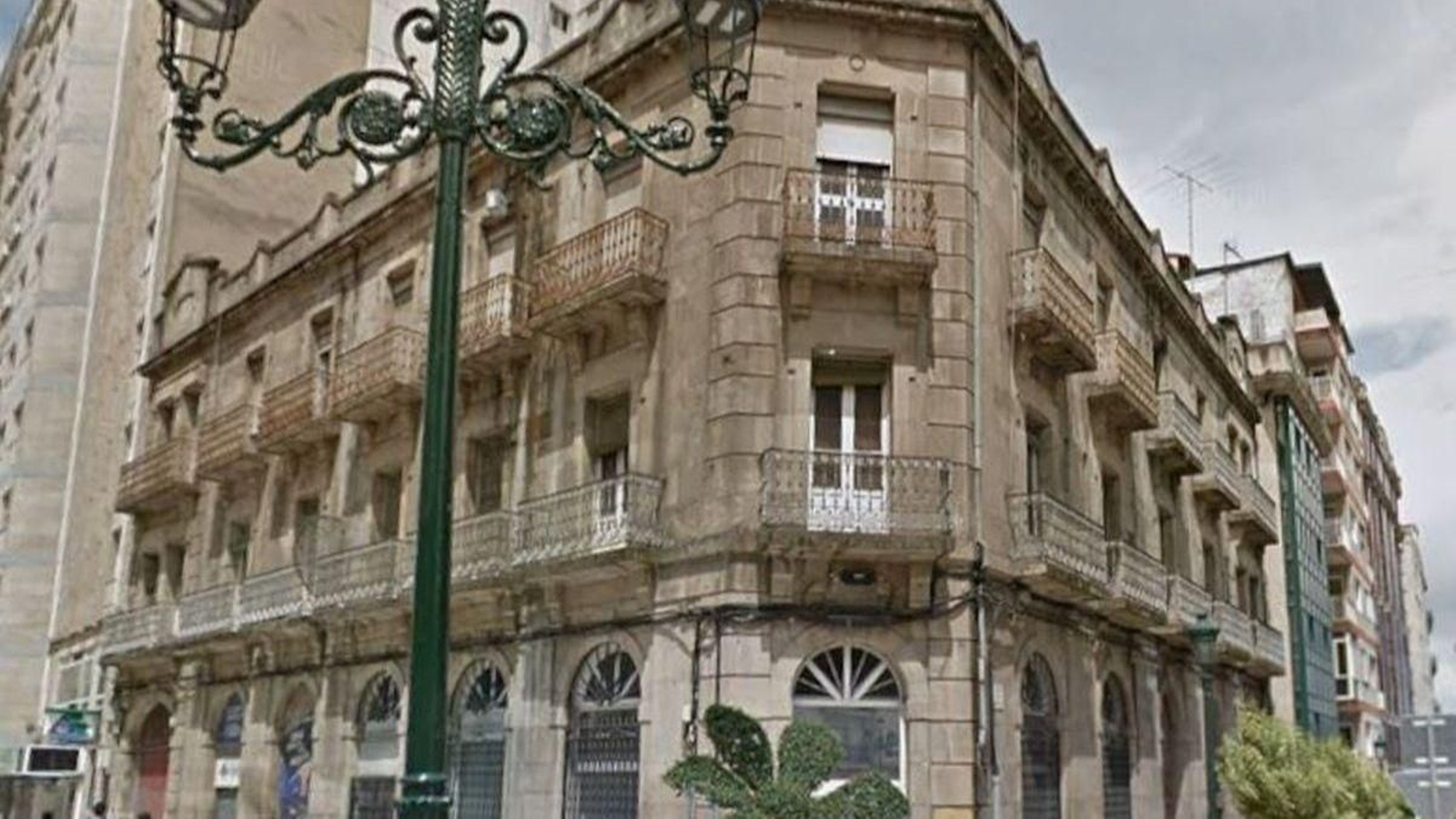 El edificio de Jenaro de la Fuente, antes de su “deconstrucción”.