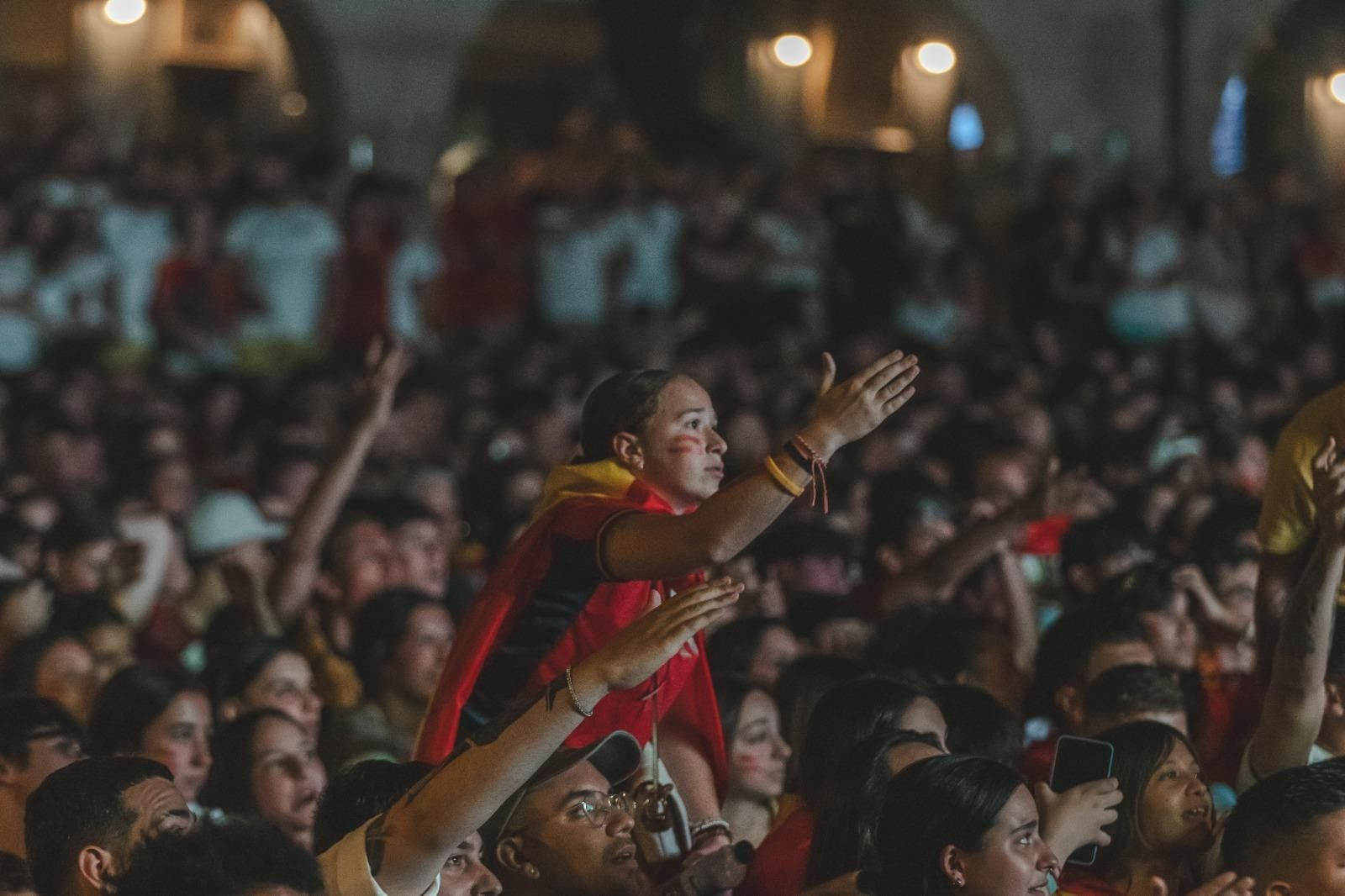 Galería | La ilusión por España en la semifinal tiñe de rojo la provincia de Ourense, en fotos