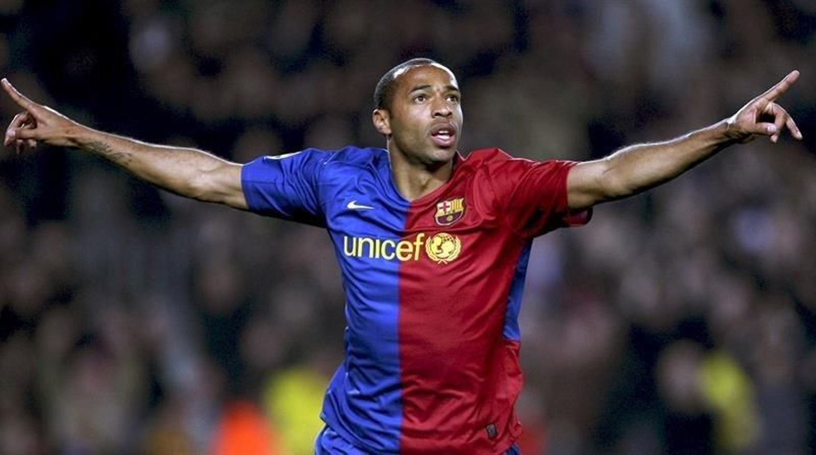 Fotografía de archivo (Barcelona, 11/03/09) del delantero francés Thierry Henry que ha anunciado hoy su retirada del fútbol profesional