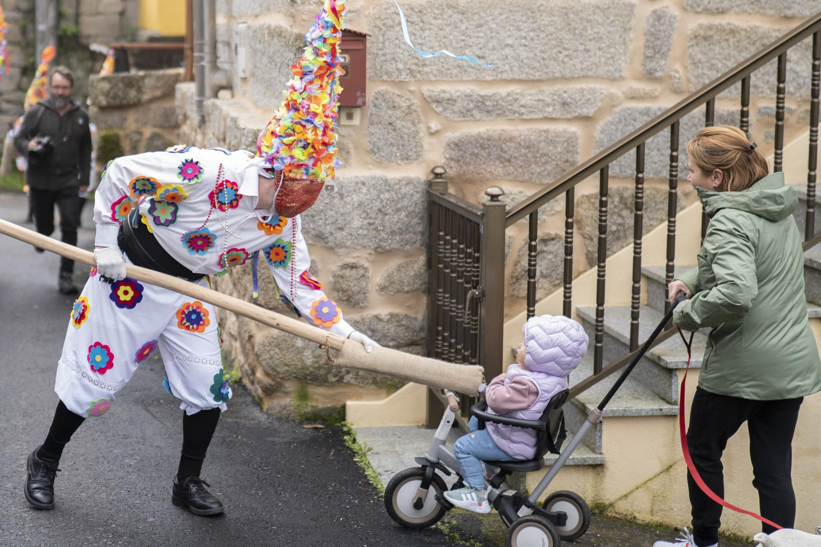 Galería | Señoritas y Labardeiros protagonizan el Entroido en Mugares