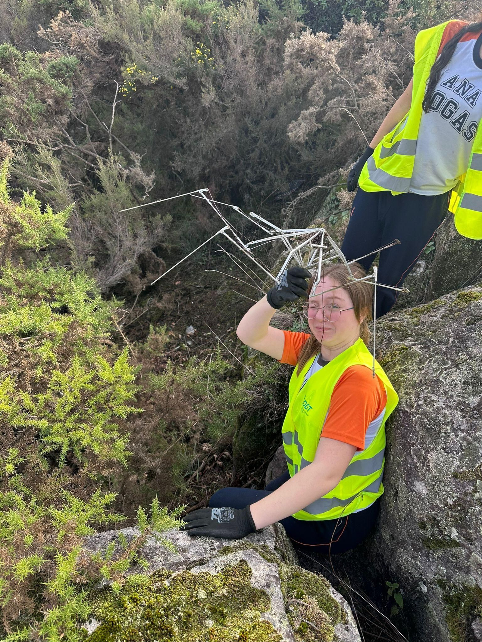Ecovigilantes retiran la huella de los magostos