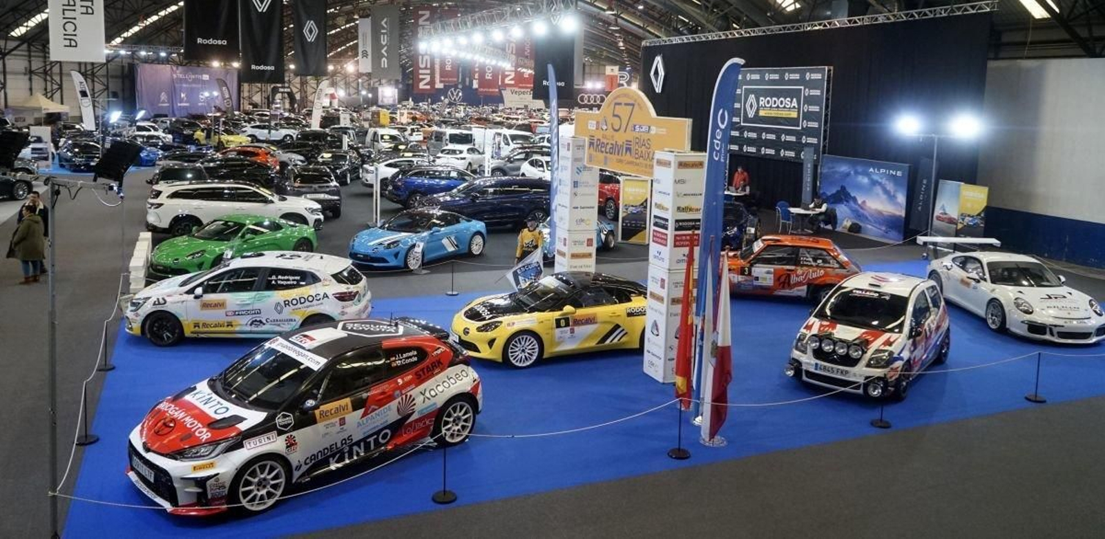 El Salón del Automóvil abrió sus puertas en el Ifevi y ofrece hasta el domingo sus novedades.