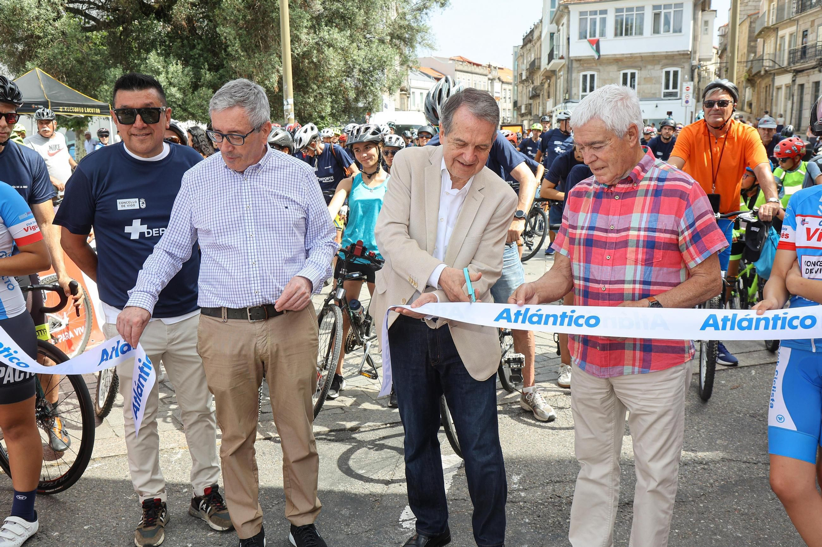 Galería | El ciclismo toma Vigo con la primera edición del Día de la Bici de Atlántico
