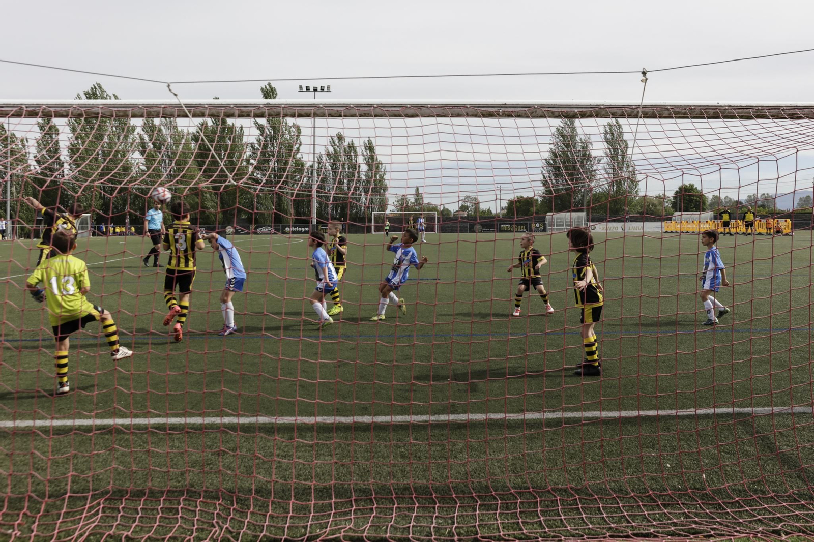 Galería | La fase intermedia del Campeonato Gallego de Fútbol 8 aterriza en Xinzo de Limia