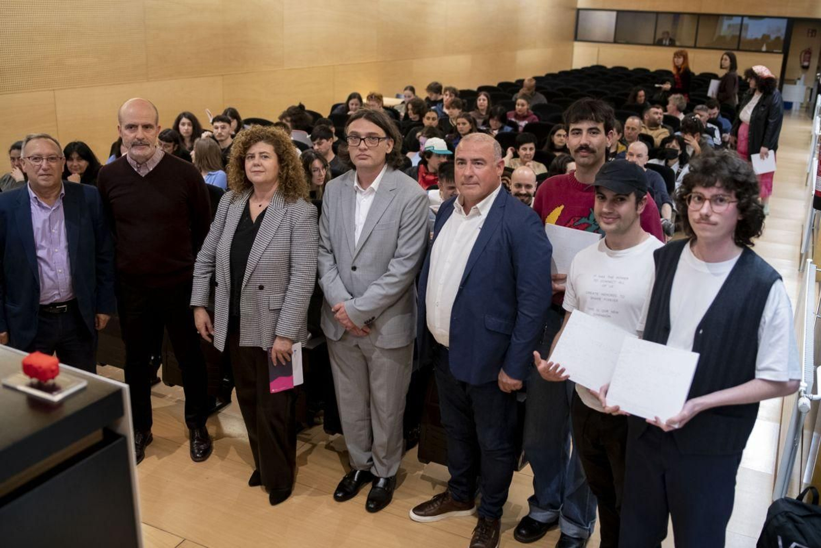 Presentación del anuario de la escuela, ayer.