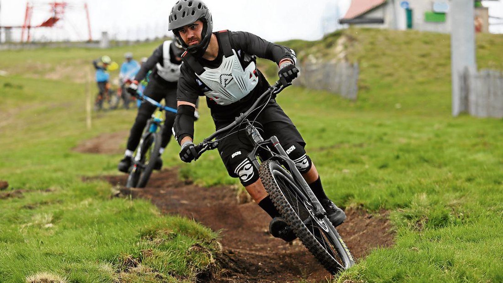 MANZANEDA 29/05/2021.- Bike Park en Manzaneda. José Paz