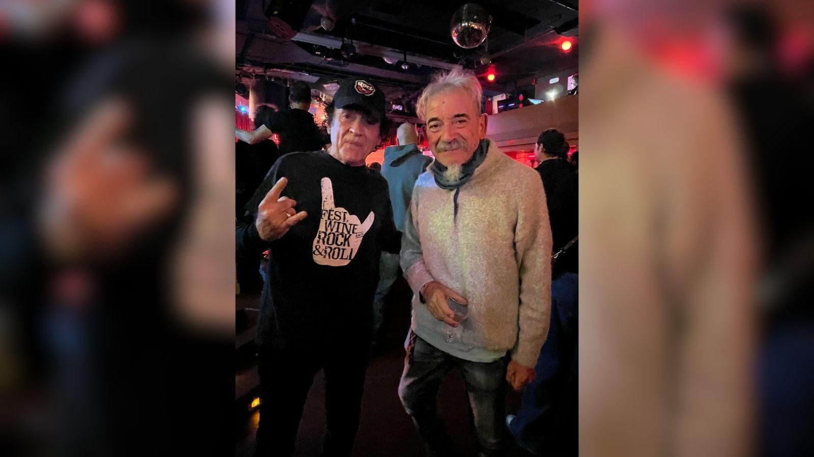 Viejos rockeros coincidiendo en la discoteca El Sol, en Madrid