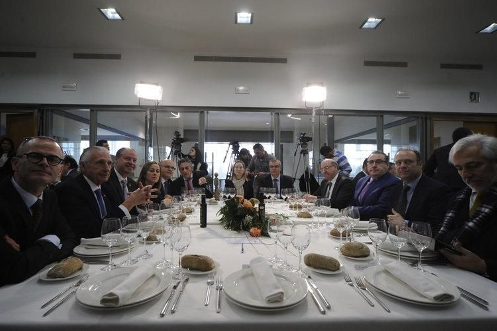 De izquierda a derecha, Jesús Vázquez, Fernández Alvariño, Salustiano Mato, Ethel Vázquez, Baltar, Óscar Outeiriño, Pastor, Villanueva, Agustín Fernández, José Luis Suárez, José Manuel Pérez Canal y Julio Ariza.