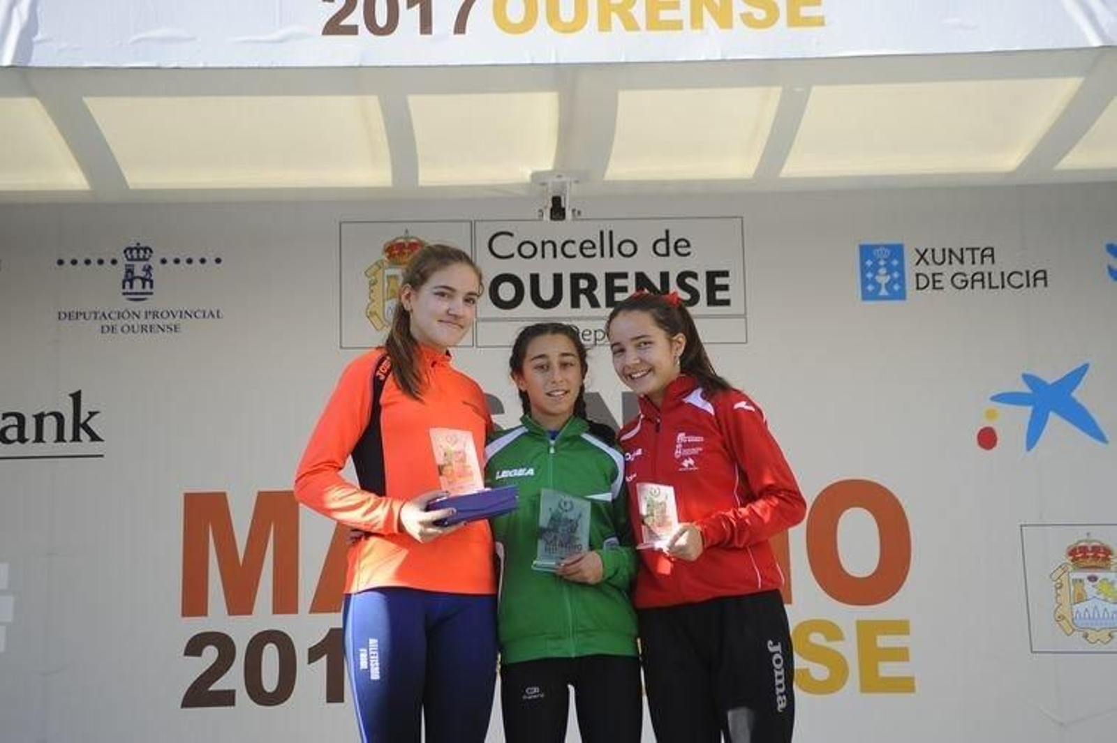 SUB 16 FEMENINO/ Noelia Sánchez, Elsa Pena e Inés Docampo.