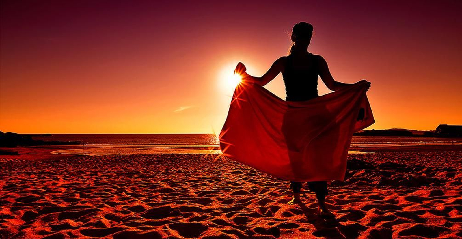 Atardecer, en la Playa de Foxos, de Olalla Santos.