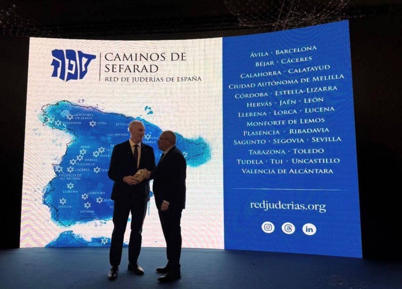 César Fernández, en el traspaso del cargo a José Mazarías.