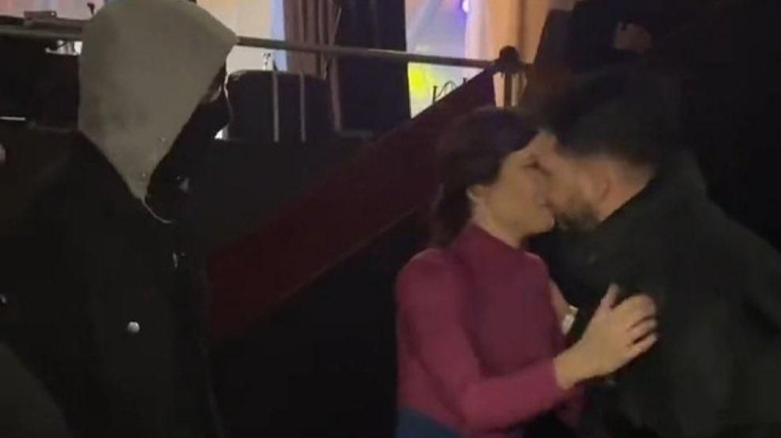 El famoso "beso" entre Ayuso y Omar Montes (@ceciarmy)