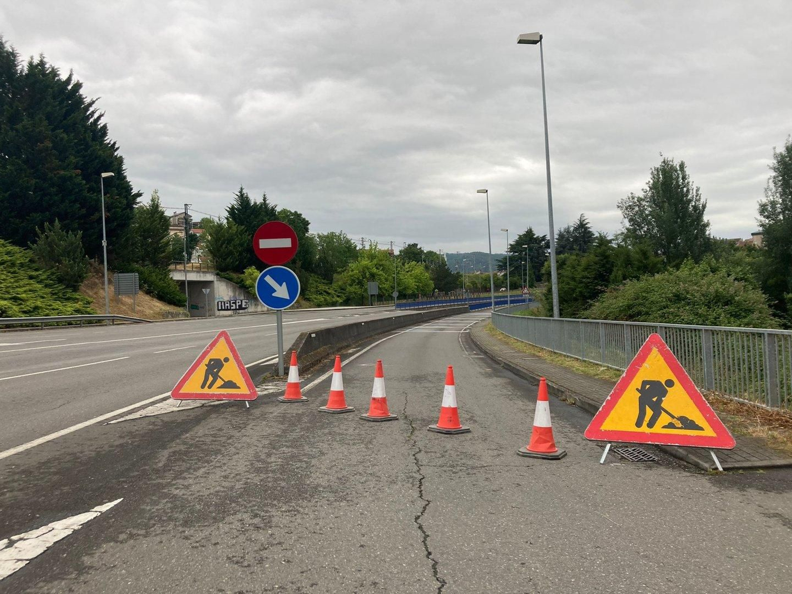 Carretera cortada en O Pino.