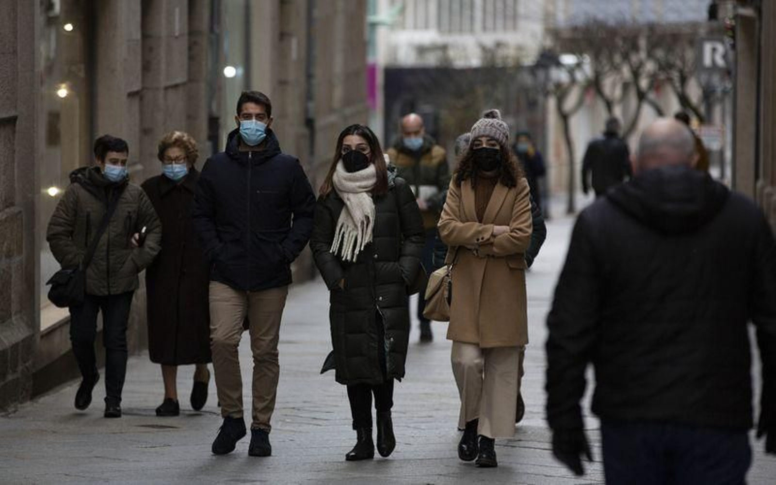 Ninguna mano a la vista ante las bajas temperaturas en la ciudad. (Foto: Xesús Fariñas)