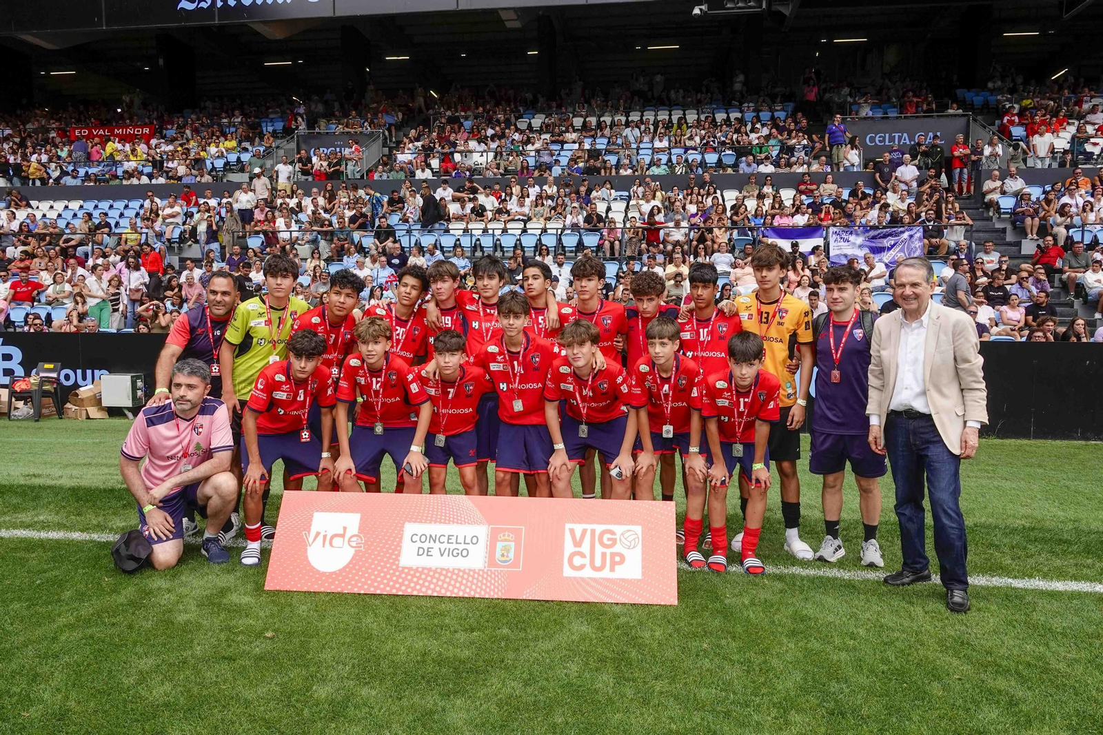 Galería | Balaídos despide la Vigo Cup con el acto de clausura y entrega de medallas