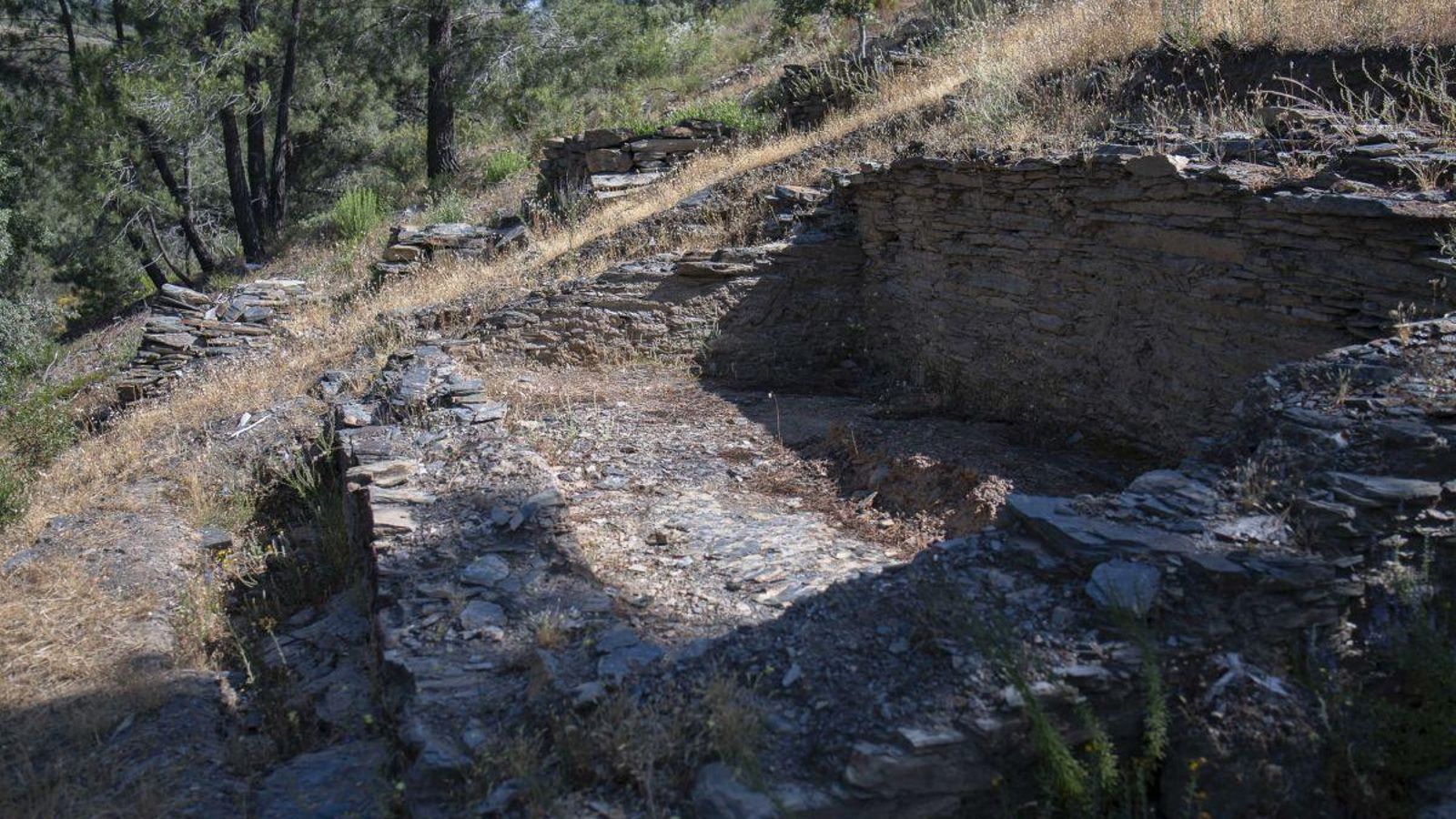 Lagar rupestre en Larouco.