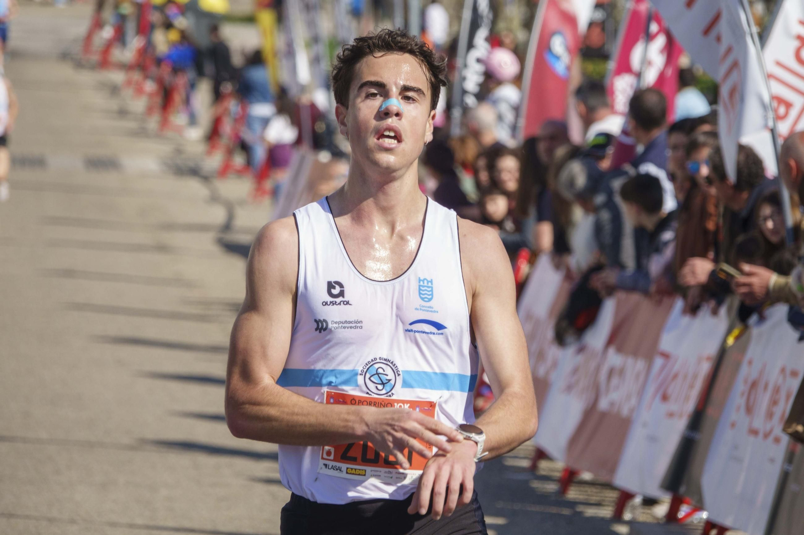 Galería | Pequeños y mayores se divierten en la 10K de Porriño