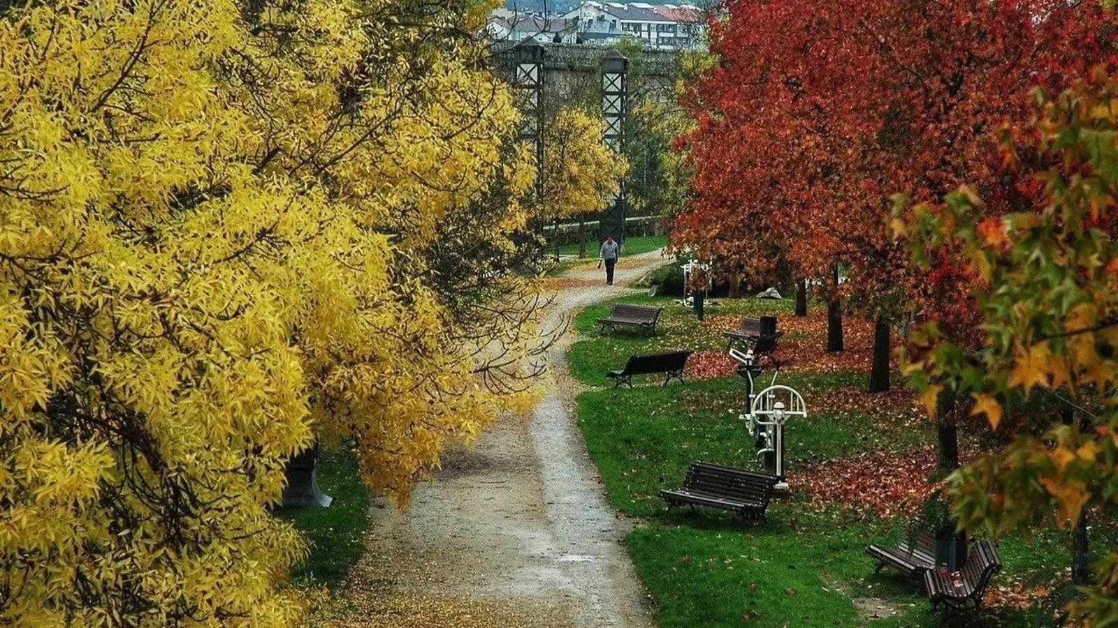 Paseo otoñal en Ourense por las orillas del Miño.