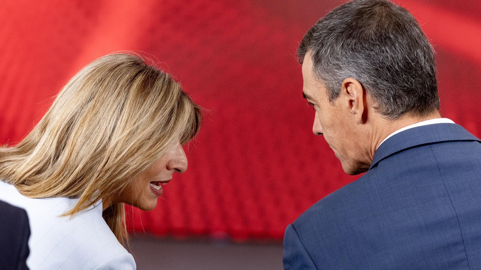 El presidente del Gobierno, Pedro Sánchez, y la vicepresidenta segunda y ministra de Trabajo y Economía Social, Yolanda Díaz