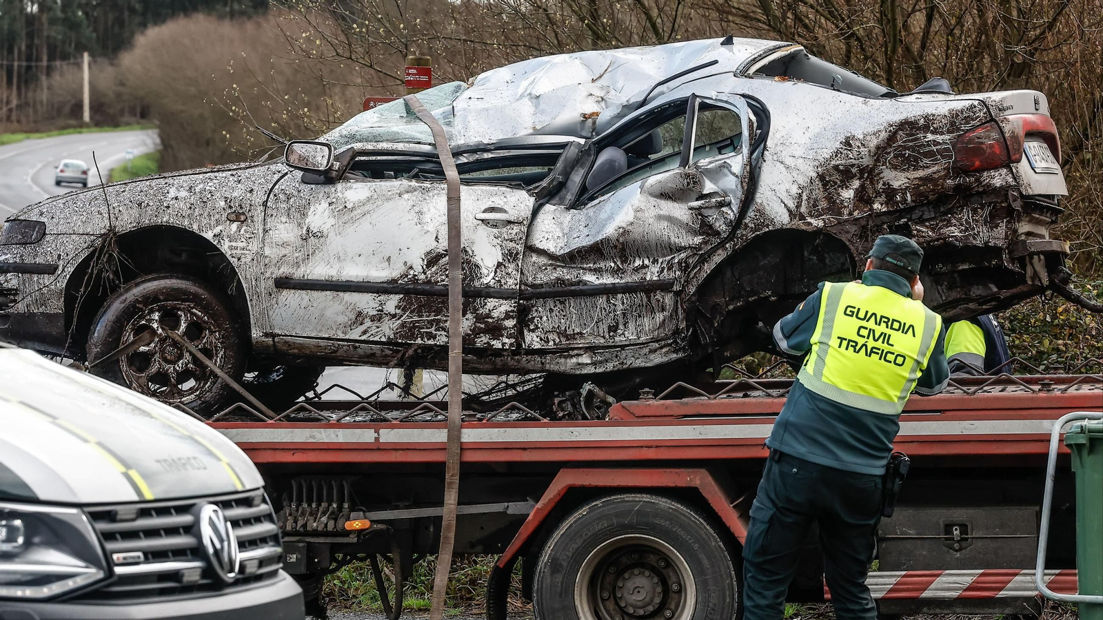 Estado del vehículo tras el accidente en Cervo, Lugo.
