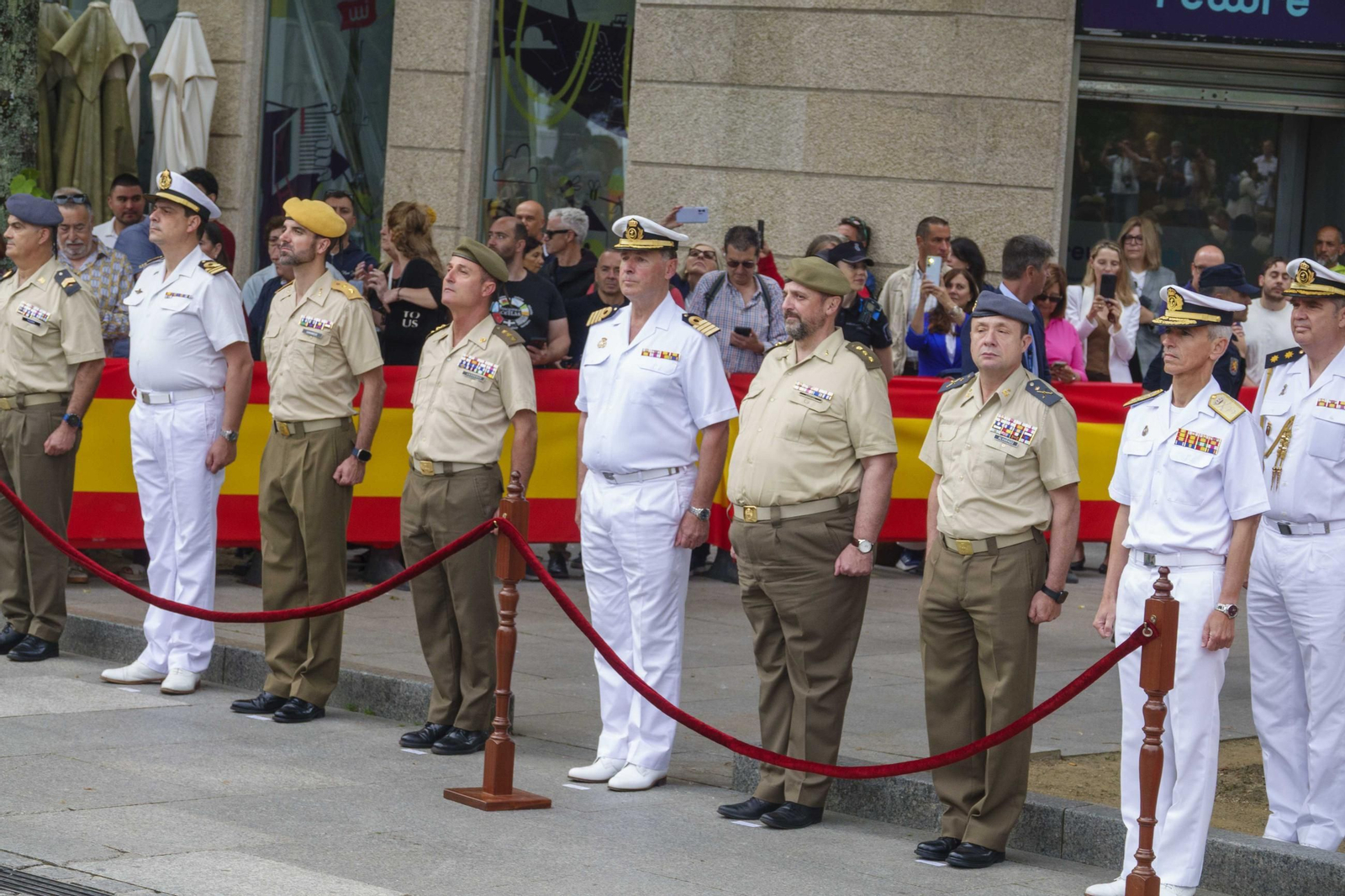Galería | Comienza la programación del Día de las Fuerzas Armadas en Vigo