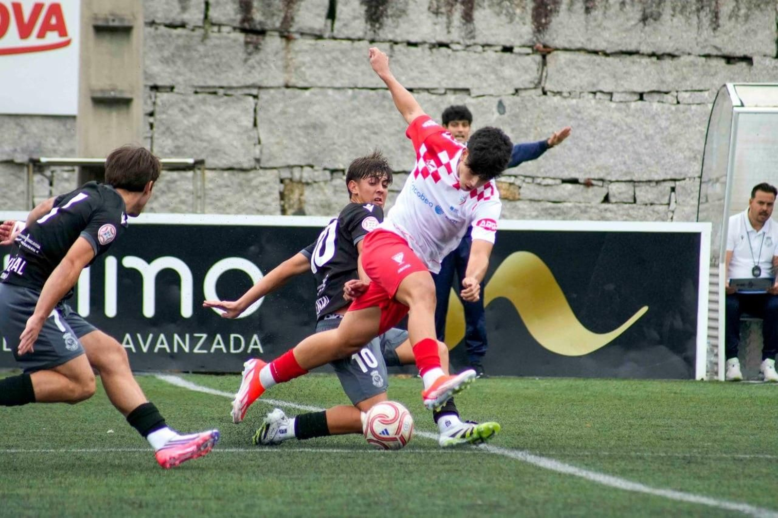El Val Miñor sigue quinto en la tabla.