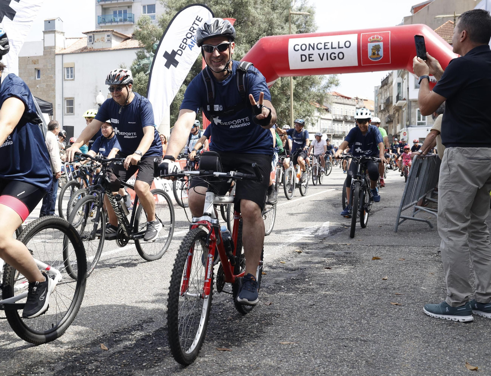 Galería | El ciclismo toma Vigo con la primera edición del Día de la Bici de Atlántico