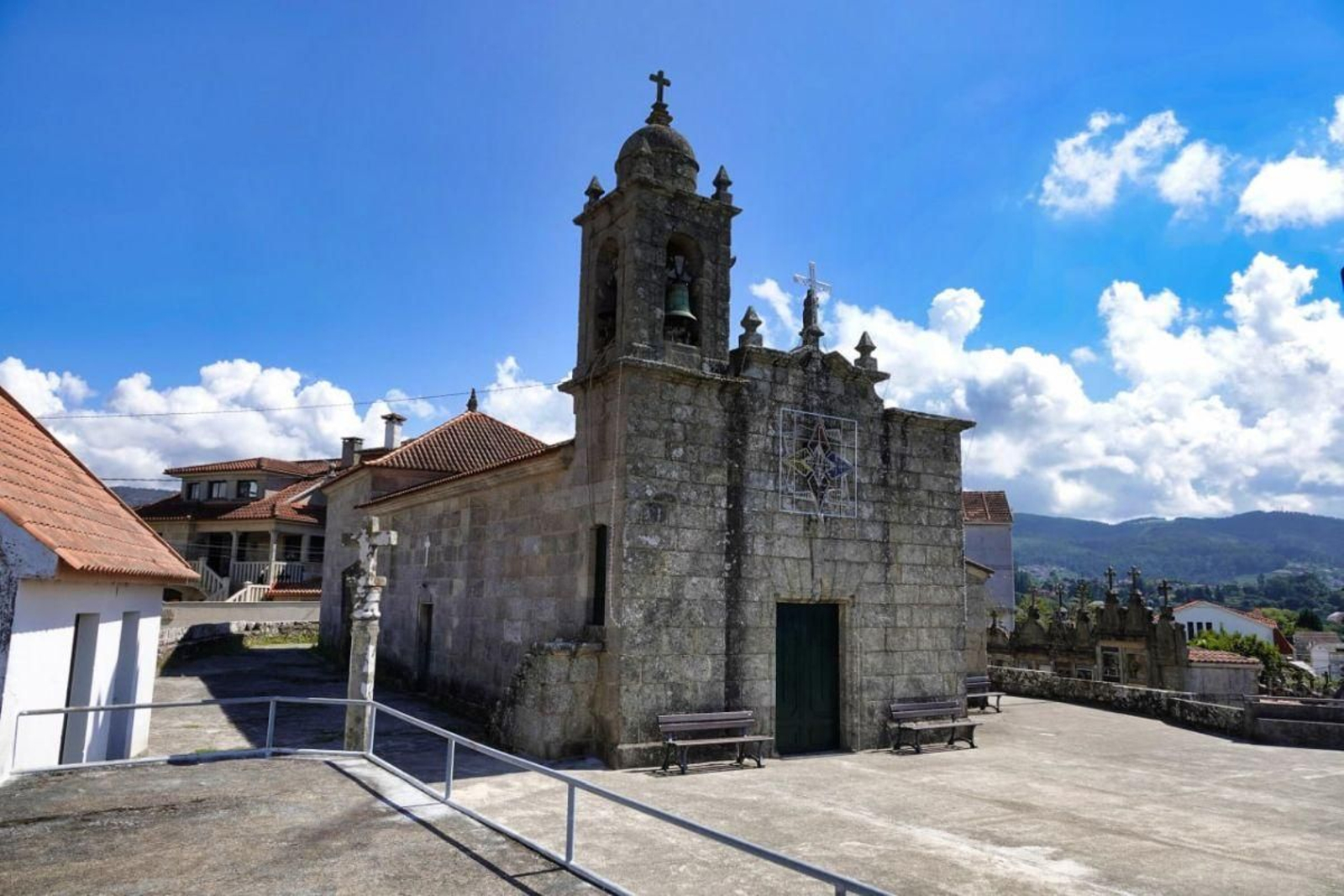 La iglesia de Cesantes fue una de las afectadas durante el pasado mes de septiembre.