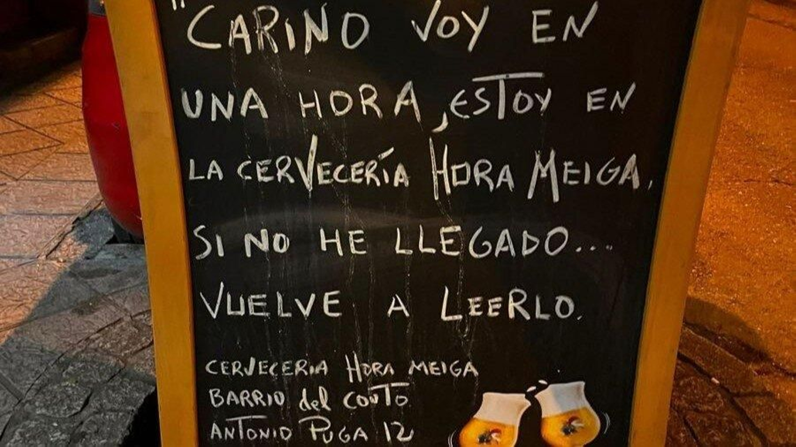 Pizarra de un bar en la calle Antonio Puga.