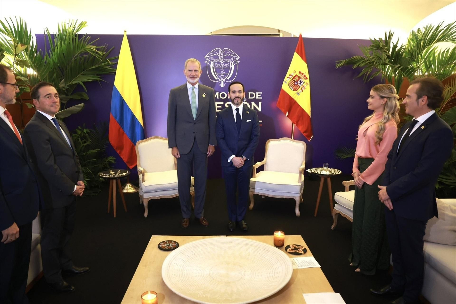 El rey Felipe VI junto al presidente electo de Colombia, Abelardo De la Espriella.