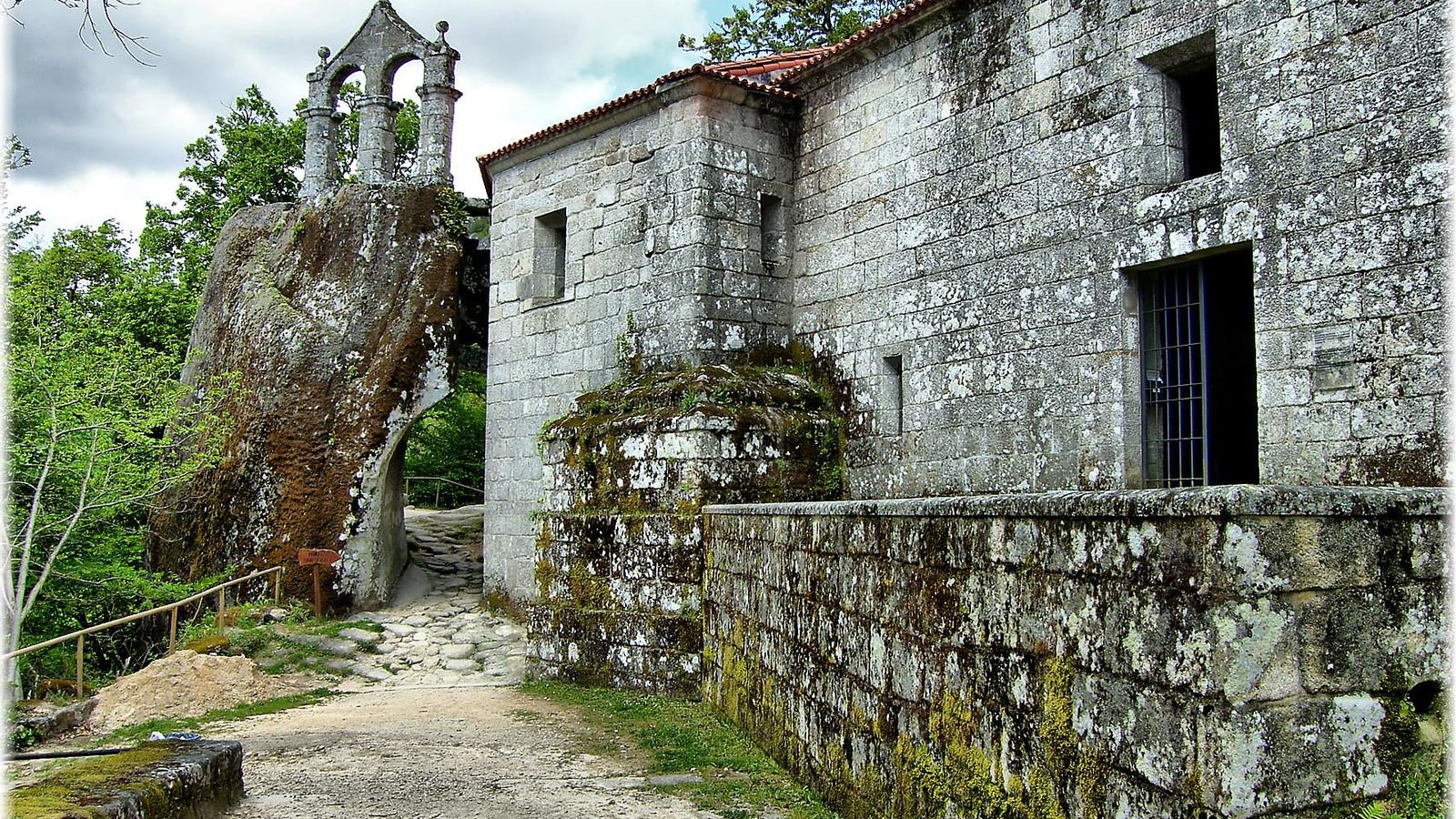 Monasterio San Pedro de Rocas