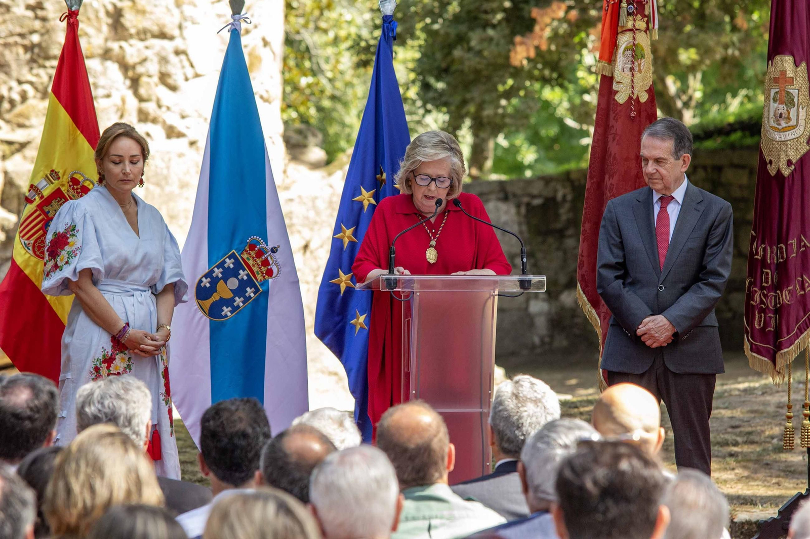 Galería | Vigo vive el pregón y el descendimiento del Cristo da Victoria