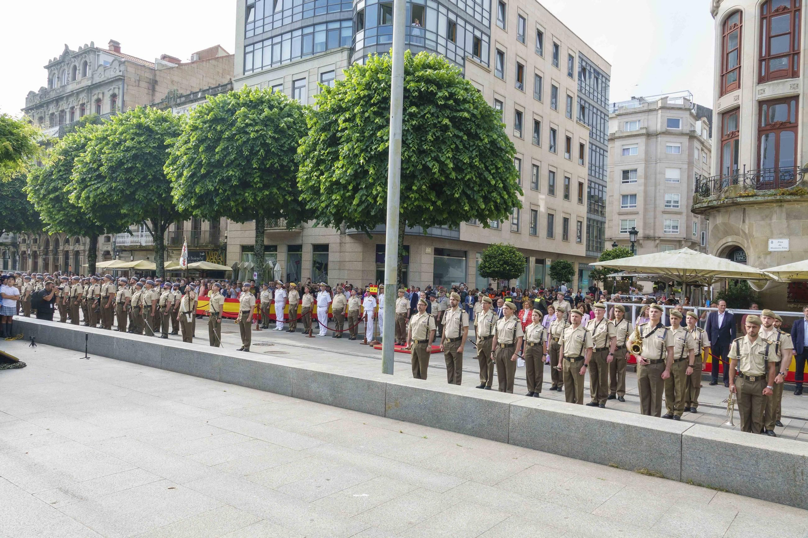 Galería | Comienza la programación del Día de las Fuerzas Armadas en Vigo