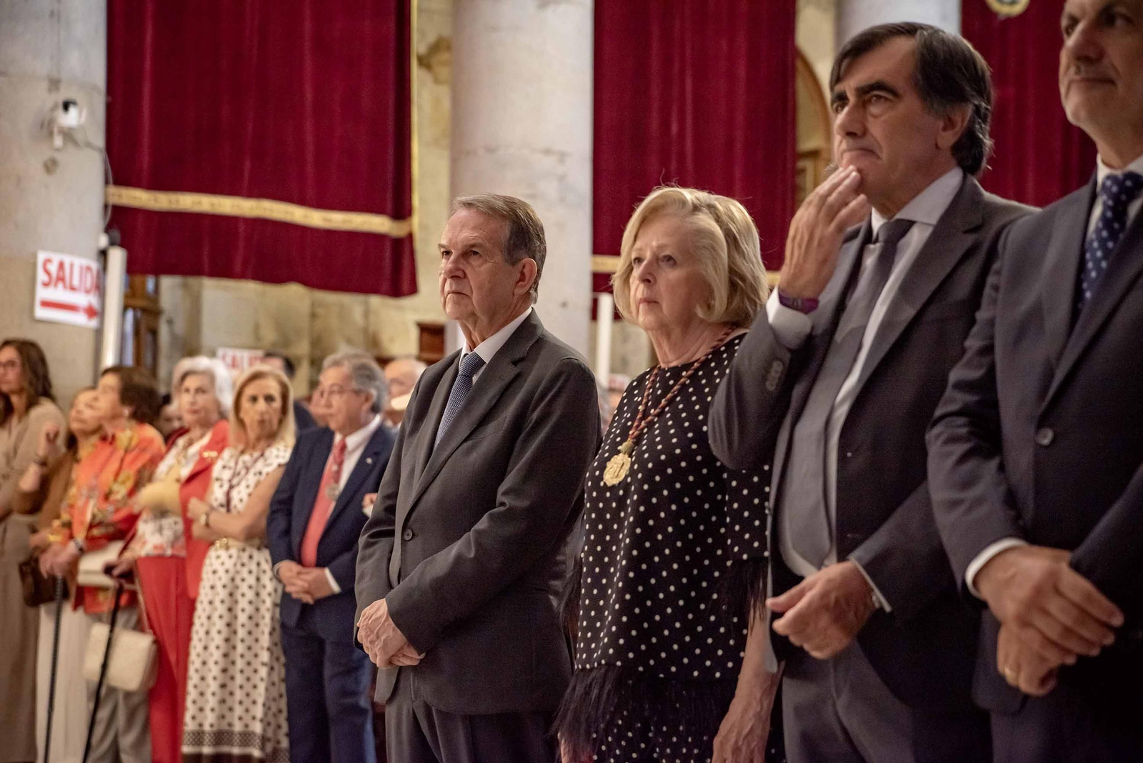 Galería | Misa por el Cristo da Victoria en Vigo y la concurrida procesión