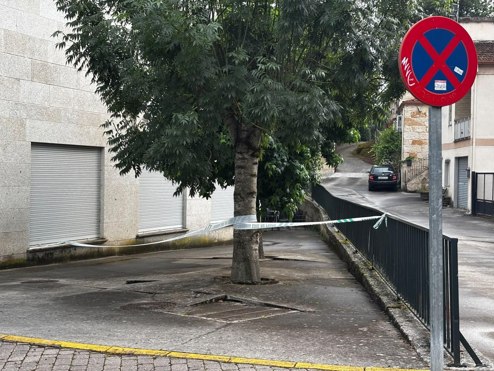 La zona acordonada tras el suceso de Allariz.