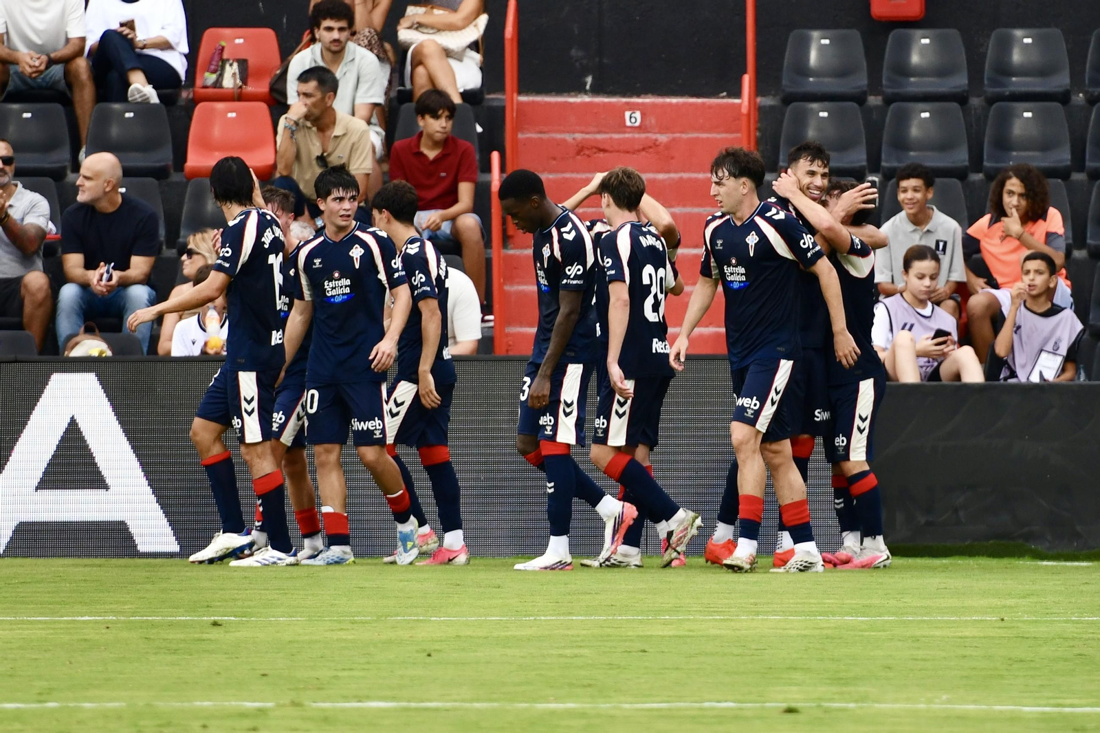 Los jugadores del Celta Fortuna celebran el primer gol de la tarde en el Alfonso Murube.