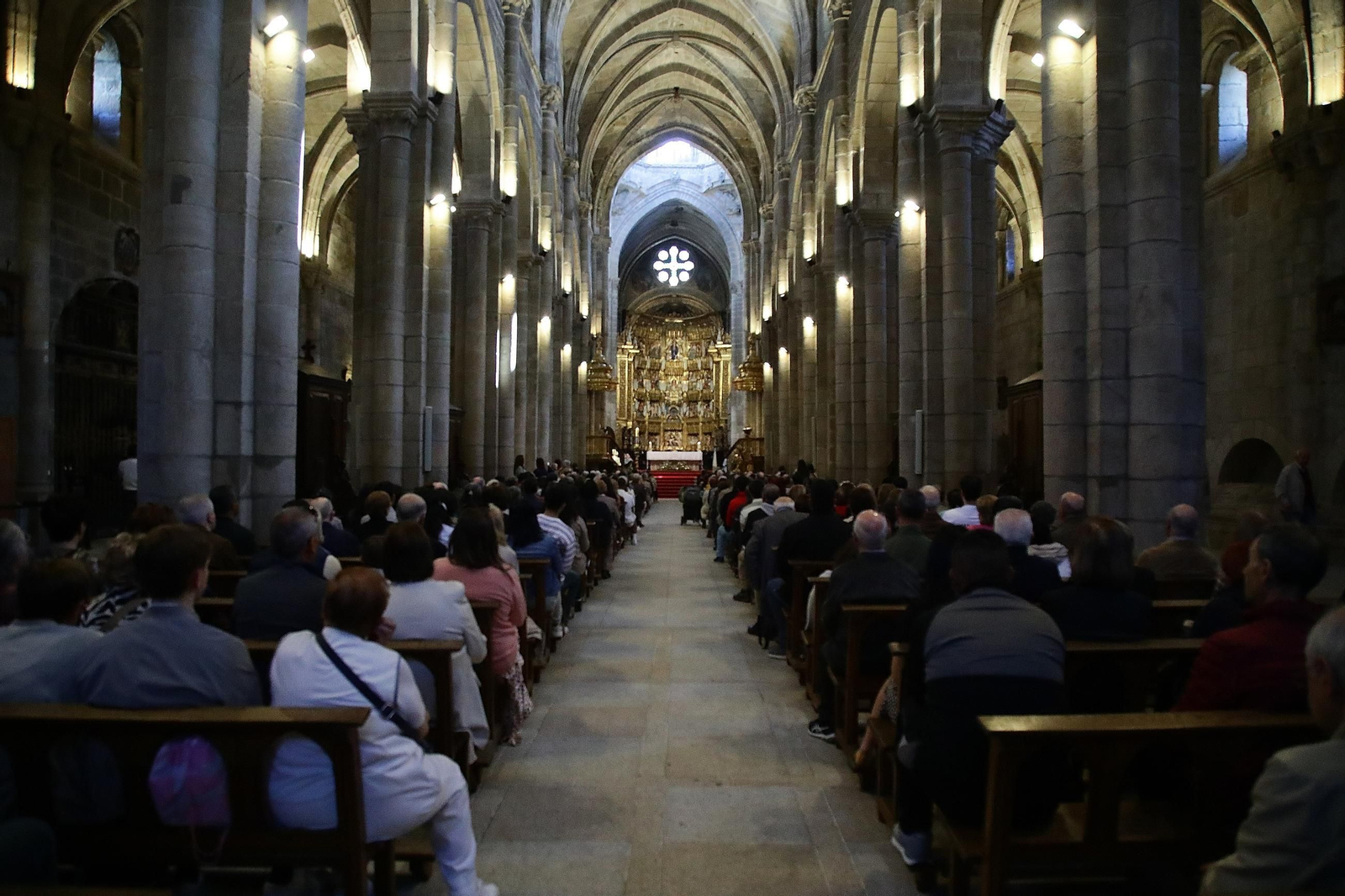 Galería | La procesión del Encuentro pone fin a la Semana Santa en Ourense